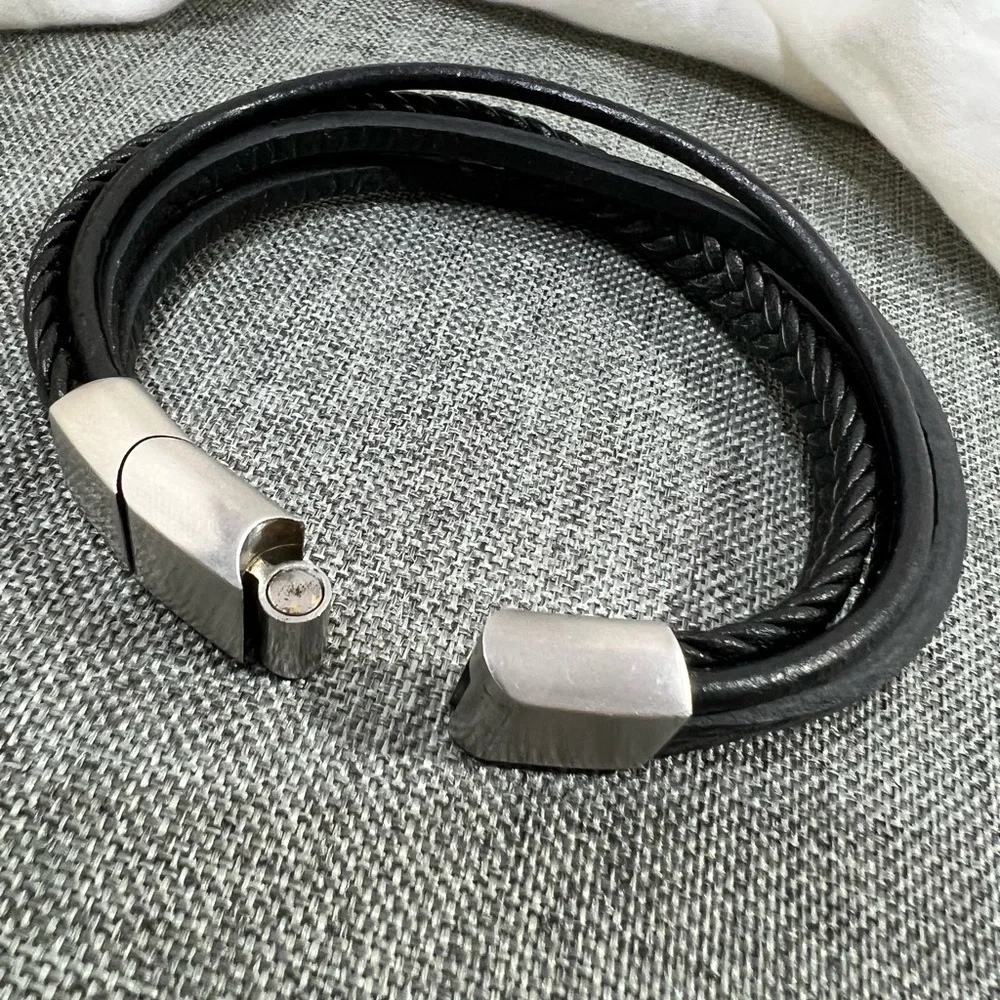 Men's Stainless Steel & Black Leather Bracelet With Stainless Steel Secu…☑️